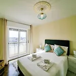 Flh Family Flat With Balcony Апартаменты